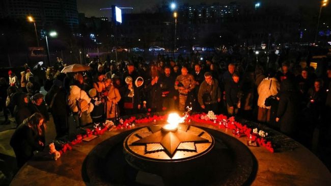 Мытищинцы почтили память жертв трагедии в «Крокус Сити Холле»

30..