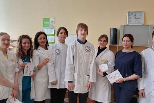 🌷🌷🌷 Ученики медицинского класса гимназии № 9 поздравили..