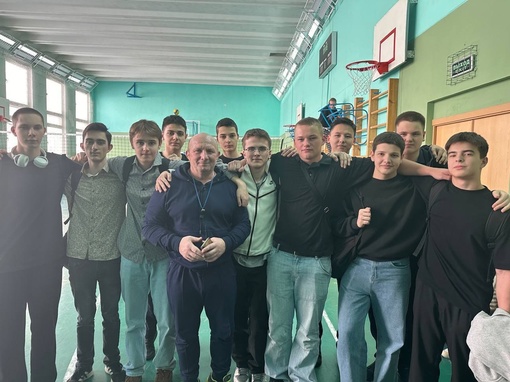 Учителя физкультуры школы N16 в Красногорске вынудили уволиться..