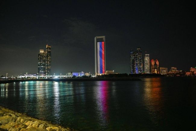 Здания в ОАЭ, включая самое высокое здание в мире "Бурдж-Халифа" в..