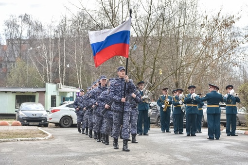 ВЕЧНАЯ ПАМЯТЬ
Мемориальную доску участнику СВО Владимиру..