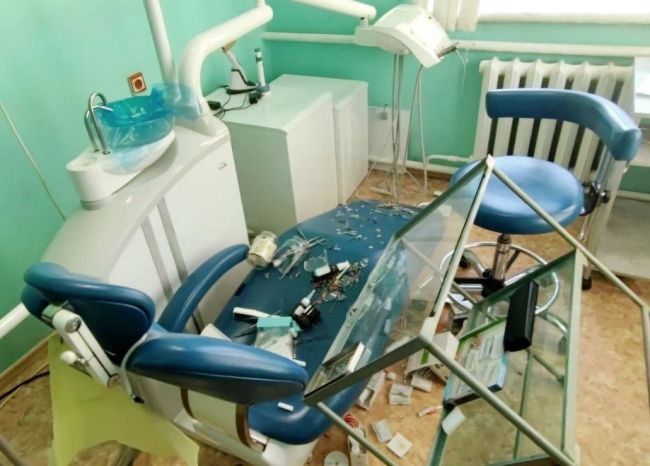 Пьяный мужик устроил дебош в стоматологической клинике в..