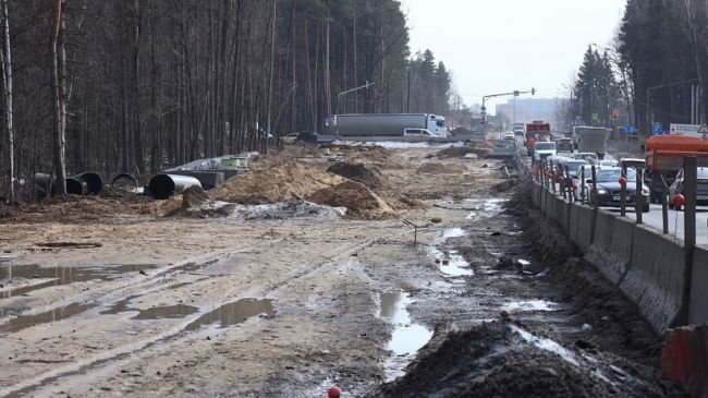 Пироговское шоссе в Мытищах продолжают реконструировать

По..