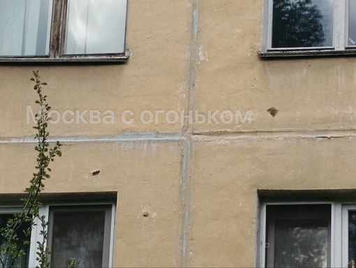 На улице Свободы 67к4 кто-то стрелял по стенам и окнам из соседней..