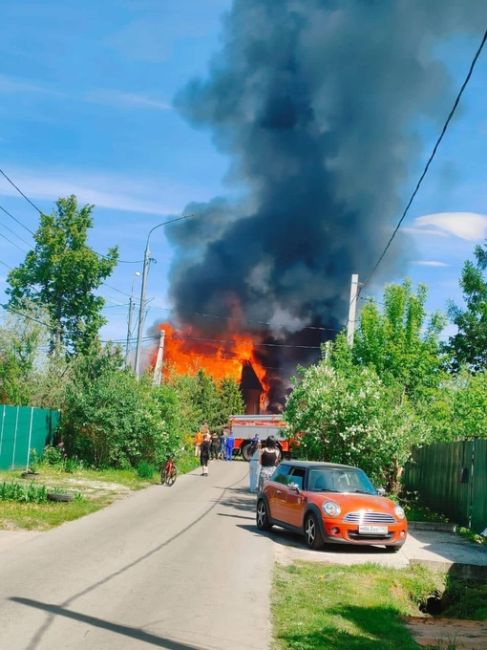 В Нахабино сгорел частный дом около Волоколамского шоссе со..