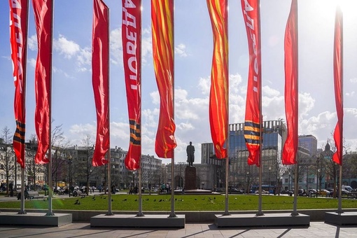 В преддверии Дня Победы столицу украсили более 4000 элементов 

В их числе – флаги и..