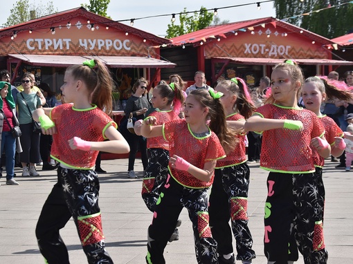 💃🕺В Коломне пройдет фестиваль «Город танцует в парках»

В..