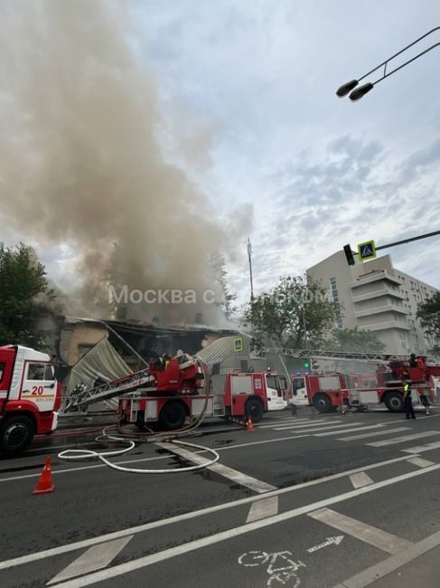 Пожар в реконструируемом здании в центре Москвы локализован,..