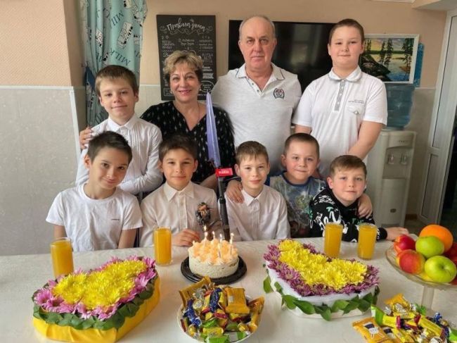 Приемным семьям Пушкинского округа с 1 июля увеличат ежемесячные..