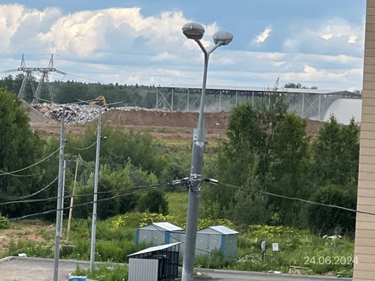 Под окнами жителей ЖК КАТУАР тоже "облагородили" территорию..