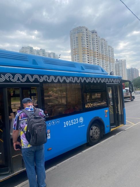 🚌На 19-м маршруте появились новые автобусы модели 5292.71.

Живой..