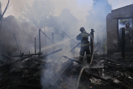 🔥 Две хозяйственные постройки сгорели ночью в Коломне. 
 
Первый..
