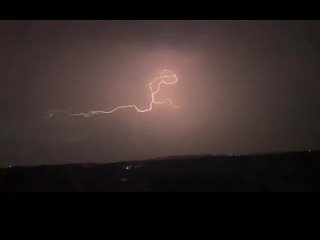 Эпическая красота сегодня на небе⚡️

Грозовой фронт, который в..