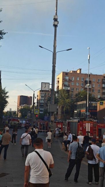 Из горящего здания эвакуировали людей

Сообщается, что в здании изначально..