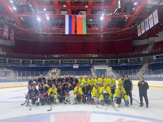 ⛸ 🏒 Озерские хоккеисты сыграли с командой из..