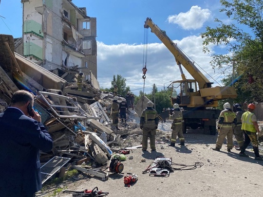 ⚡ В Нижнем Тагиле обрушились два подъезда в пятиэтажном..