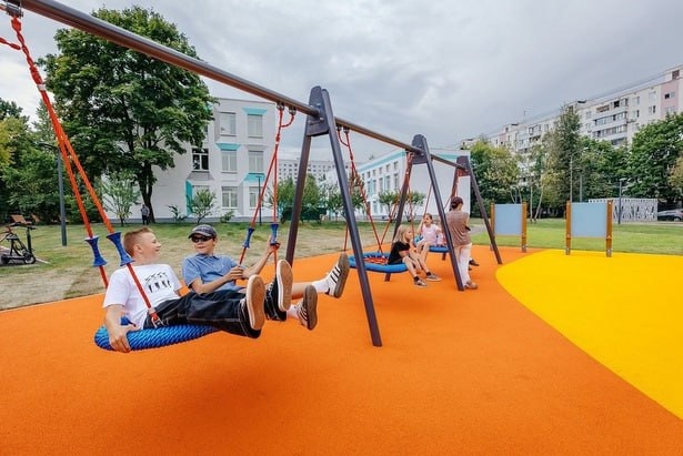 🏫В Зеленограде завершилось благоустройство территорий двух..