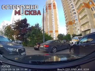 В Красногорске водитель избил соседа во время дорожного..