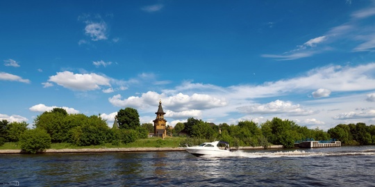 Церковь Успения Пресвятой Богородицы в деревне..