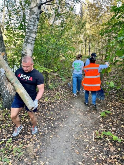 🔷Во время субботника в Долгопрудном в Хлебниковский пруд..