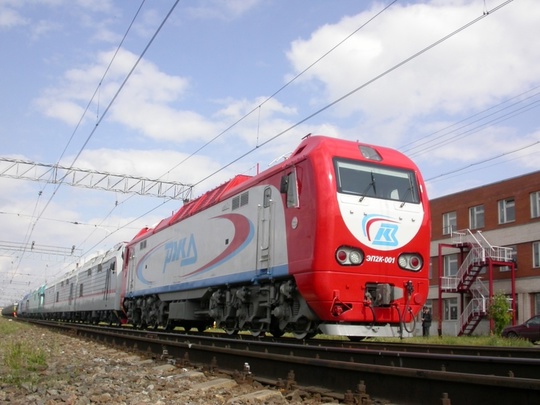 🚊 Первый в своей серии пассажирский электровоз ЭП2К-001,..