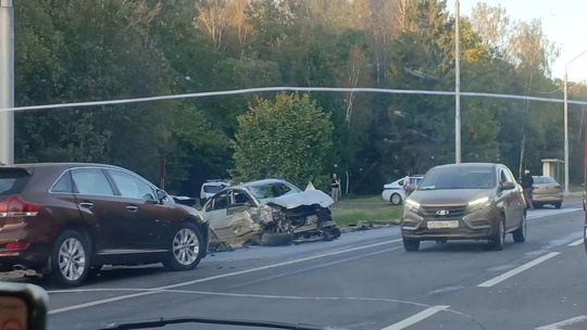 ДТП на Варшавском шоссе.
Фото из чата "Подольск: пробки, засады,..