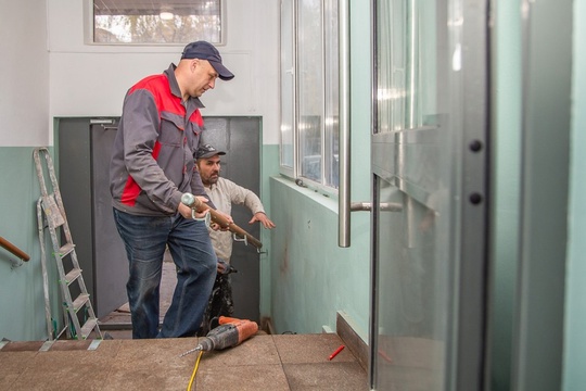 В Подмосковье до конца октября обновят более 1,3 тыс. подъездов...