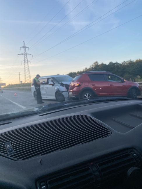 ДТП на Обводной дороге.
Фото из чата "Подольск: пробки, засады,..