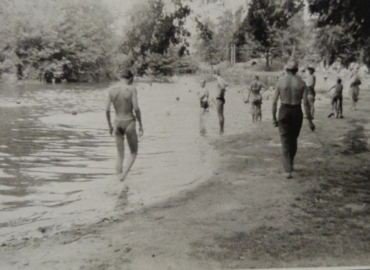 СТАРЫЕ ФОТО ☺️
Купание на Красной розе. 1962..