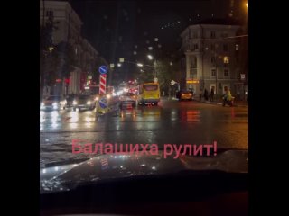 ДЕНЬ АВАРИЙ❗
Улица Советская в районе Горсовета.
Также в район..