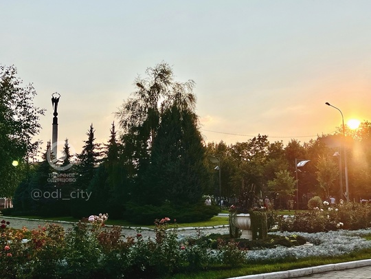 Сегодня последний теплый день этой осени ☀️ 

Завтра резко..