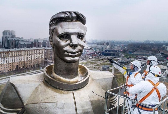 Более тысячи памятников промоют в Москве перед зимним сезоном

Для очистки..