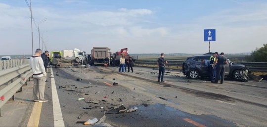 На трассе М-2 в районе Серпухова  массовая авария: грузовик протаранил несколько..