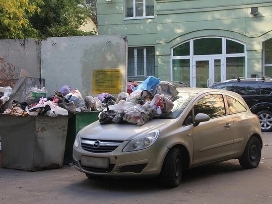 За парковку у контейнерных площадок штрафуют❗️

Неправильную..