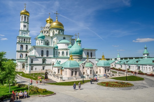 Дороги к истории 
 
В Подмосковье полно мест, привлекающих..