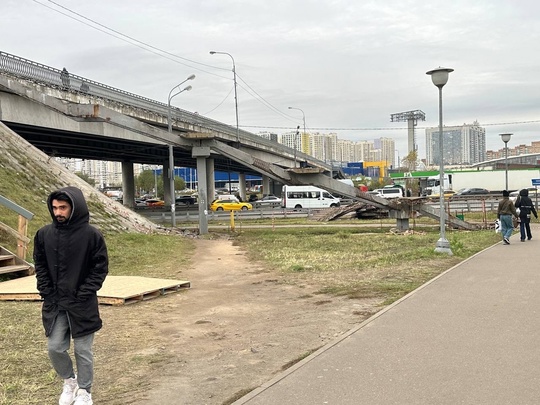 ❗️Ремонт лестниц на мосту над Ленинградкой закончат к 30 октября..