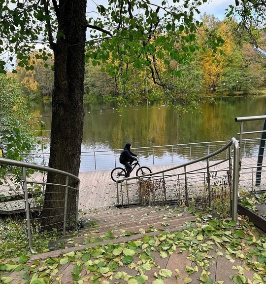 ОЧЕЙ ОЧАРОВАНЬЕ 🍁
Осенью грусть и красота всегда рядом.
Фото..