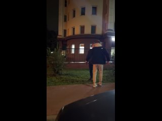 Вечером на володарке рядом с ЖК "Ривьера парк" разгуливал..