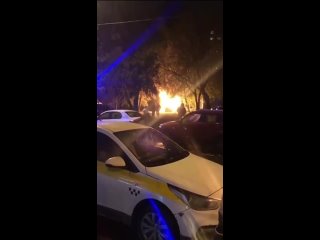 🚘В Москве на Ангарской улице произошло возгорание автодома..