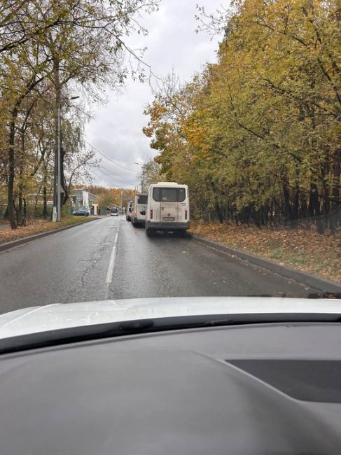 НЕ УЛИЦА, А ОТСТОЙНИК ДЛЯ АВТОБУСОВ 🤷‍♂️
Они все на ул.Зеленой..